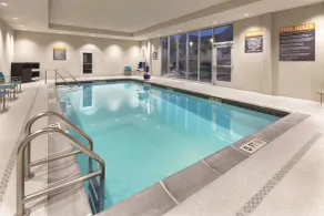 La Quinta by Wyndham Terre Haute - Piscine