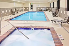 Holiday Inn Express Hotel & Suites Chehalis - Centralia by IHG - Piscine
