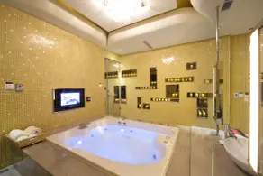 Wego Hotel - Linsen - Pool