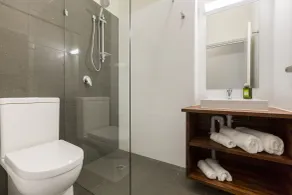 Gallery Hotel - Bathroom