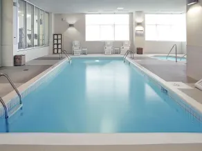 Novotel Montréal Aéroport - Piscine