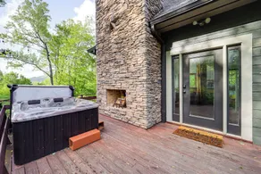 Luxe Appalachian Mountain Cabin w/ Hot Tub, Views - Innenbereich