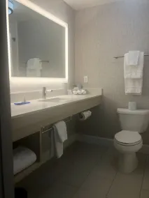 Holiday Inn Express Fort Bragg by IHG - Salle de bain
