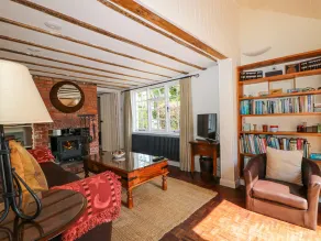 Gun Hill Cottage - Living area
