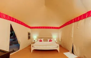 Delta 105 - A Military Themed Adventure Park - Room