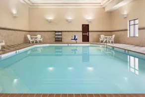 Country Inn & Suites by Radisson, Lincoln North Hotel and Conference Center, NE - Piscine