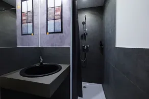 Das Schlafwerk Stuttgart-Nord -SELF-CHECK IN - keine Rezeption-LowBudget-cashless - Salle de bain
