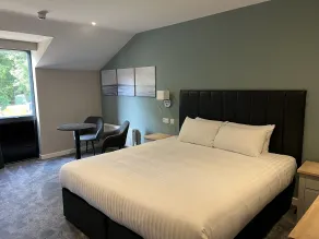 South Lawn Hotel - Room