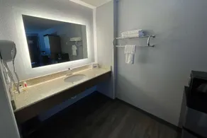 Travelodge By Wyndham Charles Town/Harpers Ferry - Salle de bain