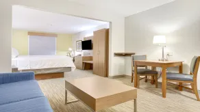 Holiday Inn Express Hotel & Suites Portland by IHG - Room