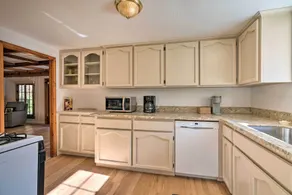Wine Country Escape w/ Hot Tub in River Pines! - Interiör