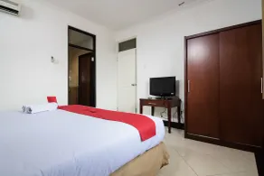 RedDoorz Plus at Buah Batu - Zimmer