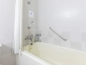 Century Plaza Hotel - Bathroom