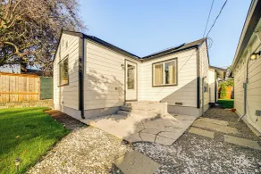 8 Mi to Downtown Seattle: Charming Home w/ Patio - Innenbereich