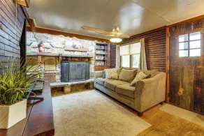 Rustic Bedford Cabin Near Hunting & Fishing - Interiør