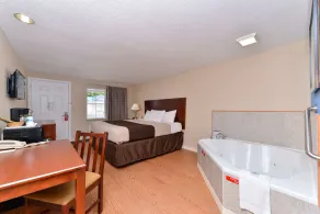 Americas Best Value Inn & Suites St Clairsville Wheeling - Chambre