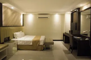 Crown Royale Hotel - Chambre
