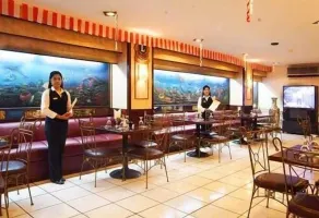 Losari Beach Hotel - Restaurant
