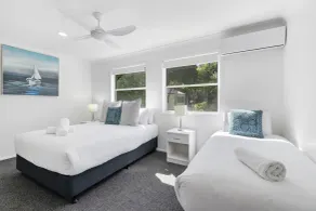 Noosa Entrance Waterfront Resort - Room