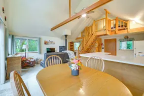 Cozy Hideaway on Key Peninsula w/ Serene Views! - Innvendig