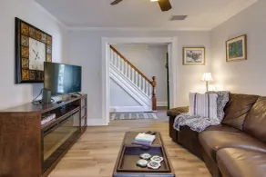 Charming Salisbury Getaway w/ Grill & Fire Pit! - Interiör