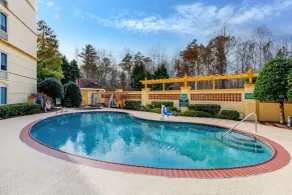 La Quinta by Wyndham Raleigh Crabtree - Pool