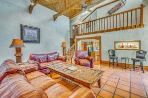 Hike & Ski! Quiet Home w/ Solarium in Cloudcroft - Interiør
