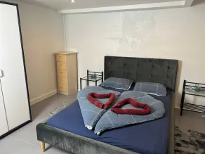 Basement Apartment in Villa - Værelse