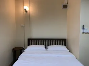 Achcha hotel - itsaraphap MRT station - Wat Arun - Chambre