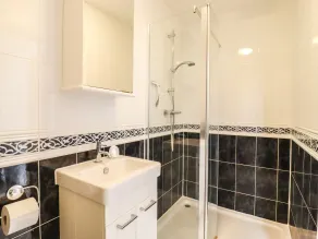 493 Little Wakering Road - Interior