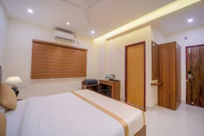 Mcity Elite Suites - Room