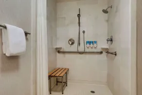 Drury Inn & Suites Charlotte Northlake - Salle de bain