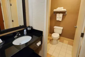 AmericInn by Wyndham St Cloud MN Shopping Area - Salle de bain