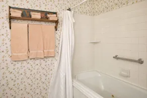 Country Inn at Camden Rockport - Bathroom