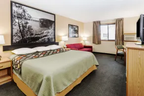 Super 8 by Wyndham Ottawa Starved Rock - Chambre