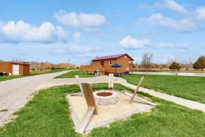 Pet Friendly! Countryside Couples Stay in Illinois - Innvendig
