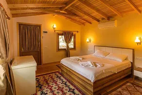 Secret Garden Hotel & Bungalows - Room