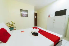 RedDoorz @ Ledesco Avenue Lapaz Iloilo - Chambre