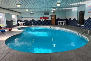 Baymont by Wyndham Indianapolis Northeast - Piscine