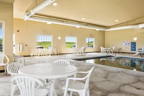 Boarders Inn & Suites by Cobblestone Hotels - Shawano - Pool