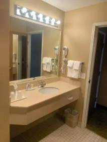 Hampton Inn by Hilton Chelsea - Badezimmer