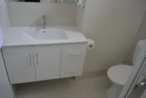Admiralty Inn - Bathroom