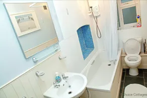 WOOLACOMBE HIBISCUS 2 Bedrooms - Baño