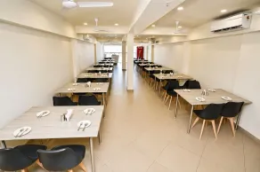 Aceotel Select Akshar Imperial Morbi - Restaurant
