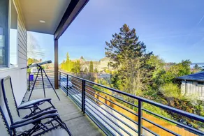 Soccer Lovers Welcome: Seattle Area Home w/ Views - Intérieur
