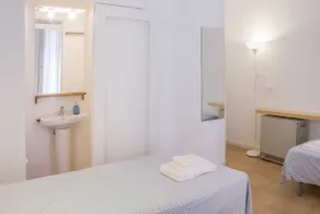 Hostal La Zona - Zimmer