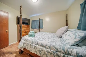 Ashtabula Home Rental - 2 Mi to Lake Erie, Beaches - Intérieur