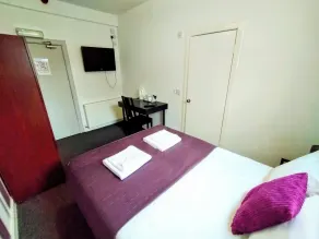 OYO Gin House Hotel - Værelse