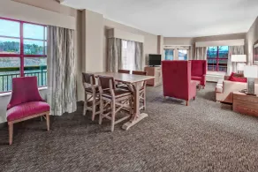 Black Fox Lodge Pigeon Forge, Tapestry Collection by Hilton - Vue de la chambre