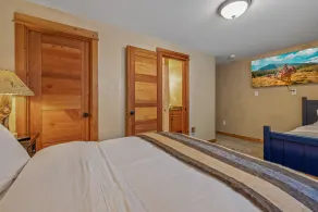 Liberty Lodge by KABINO Hot Tub Air Hockey 3 Living Rooms 7 bedrooms Boat Launch Reservoir ATV Snowmobile Trails WiFi - Chambre